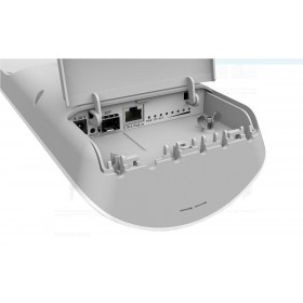 Mikrotik Antena externa 15dBi, 120 grade + router wireless integrat, CPU: 720Mhz, Ram: 128 Mb, dimensiuni: 140 x 348 x 82 mm, Pa